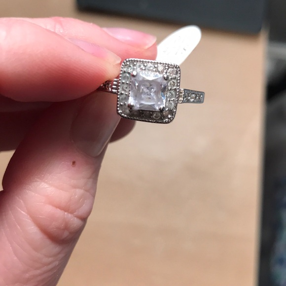 CZ ring - Picture 2 of 2